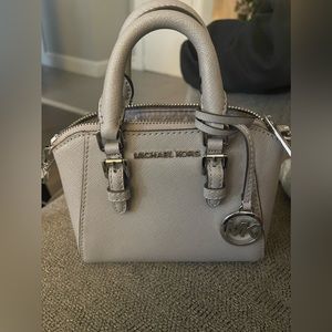 Michael Kors Avril small Logo top zip crossbody bag